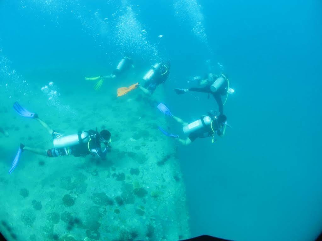 Ombak Dive Resort Pulau Perhentian Kecil Buitenkant foto